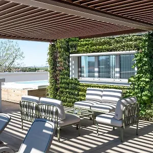 Sea Breeze Aparthotel